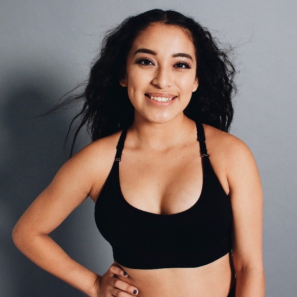 Meet your Posher, Carmela - Picture 1 of 1